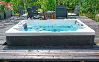Outdoor Hot Tub